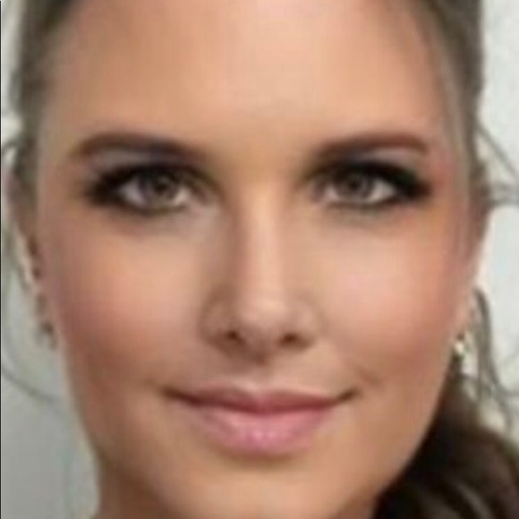 Meet your Posher, Heather - Picture 1 of 1